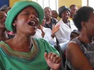 polls_Woman_20singing_20in_20church_0823_488080_answer_4_xlarge